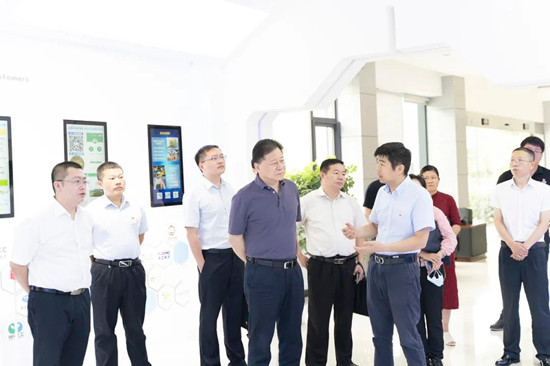 徐州市副市長高圣華至徐工漢云調(diào)研工業(yè)互聯(lián)網(wǎng)實施成果